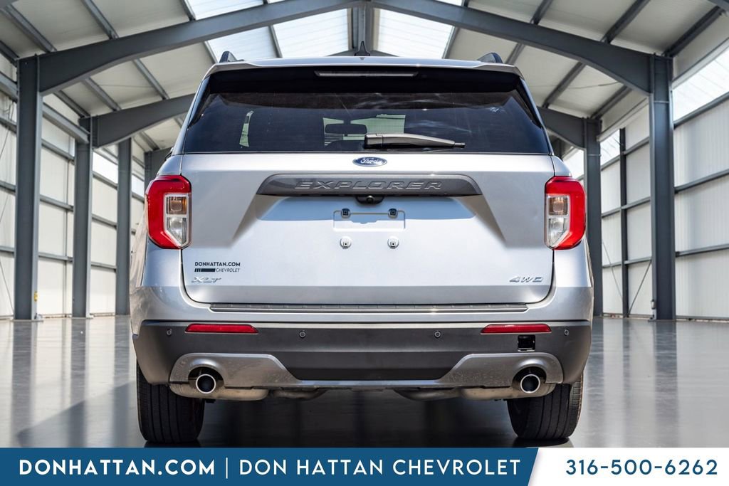 Used 2022 Ford Explorer XLT w/ Equipment Group 202A AWD/4WD image 25