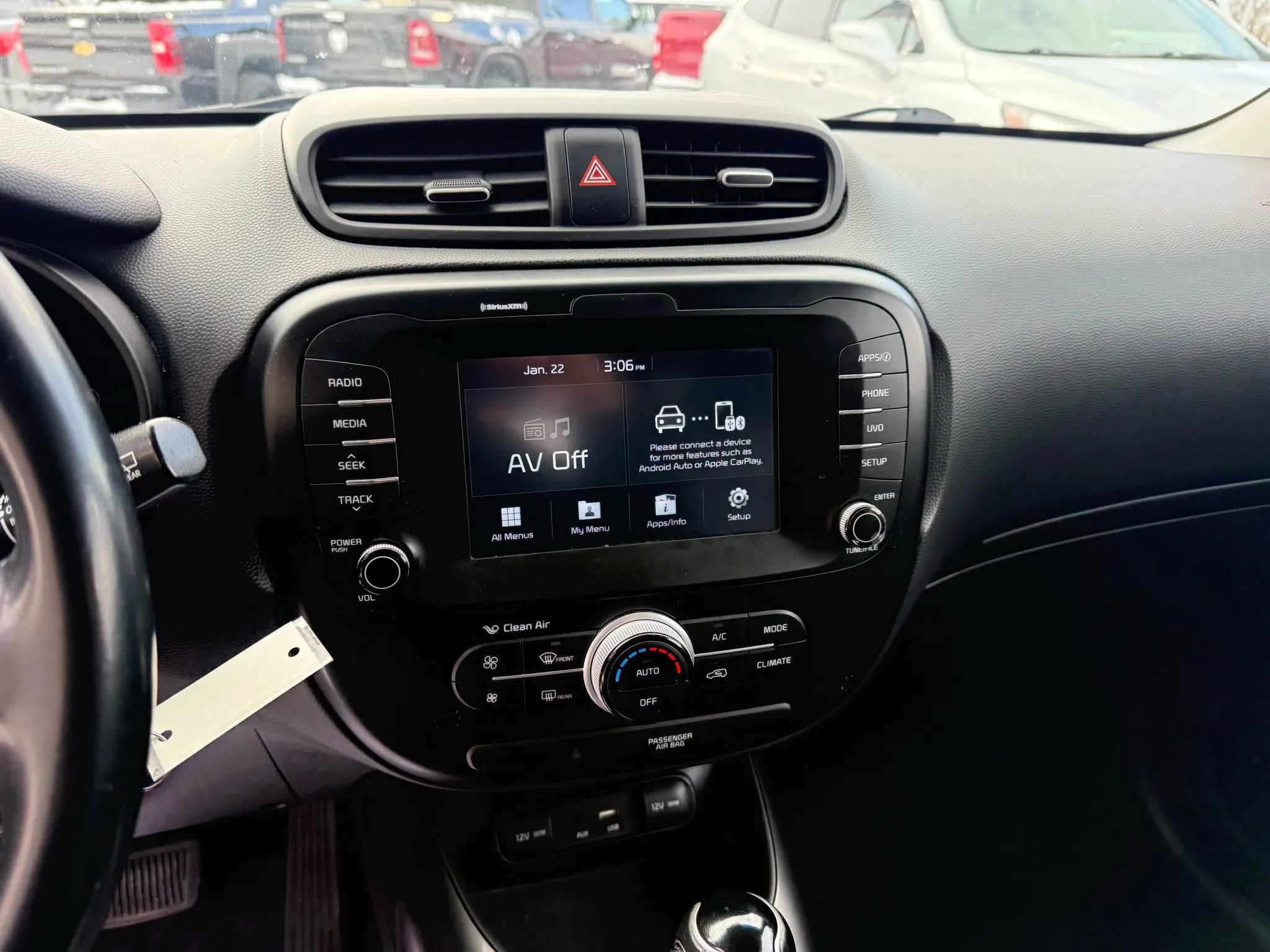 Used 2018 Kia Soul + image 18