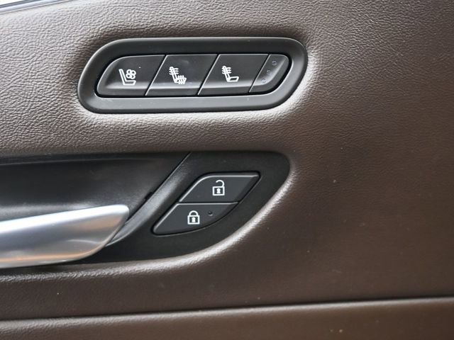 Used 2021 Cadillac Escalade Premium Luxury image 21