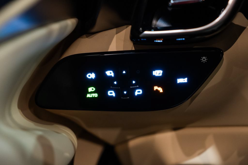 Certified 2024 Ferrari Roma Spider RWD image 28