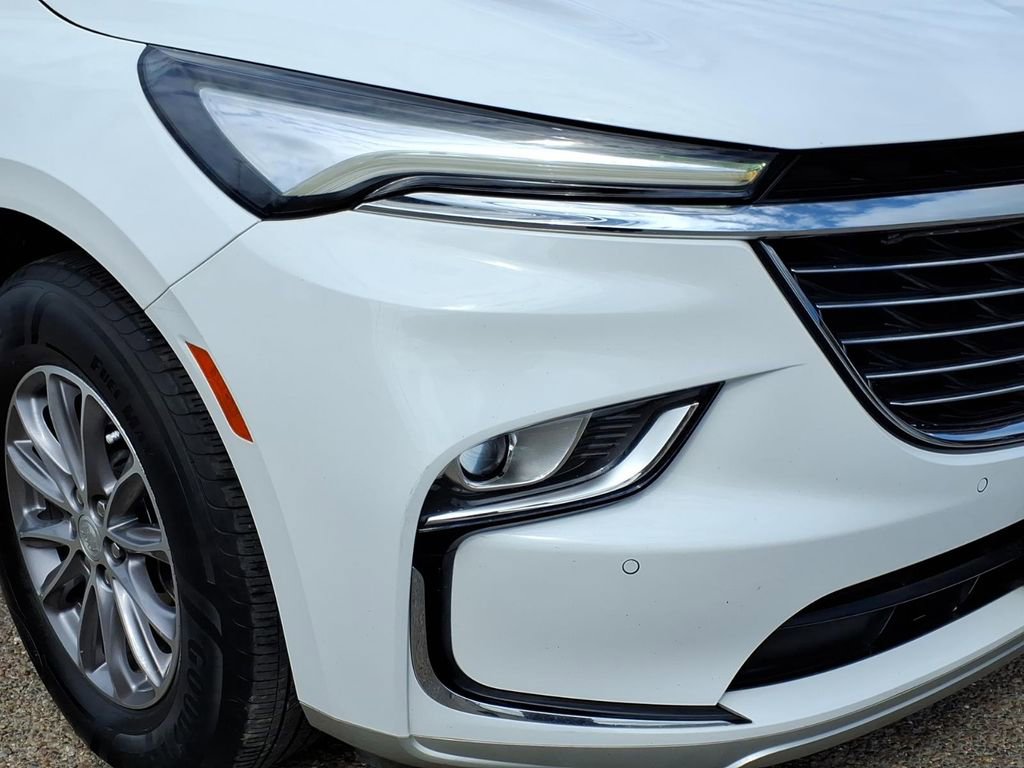 Used 2023 Buick Enclave Essence image 8