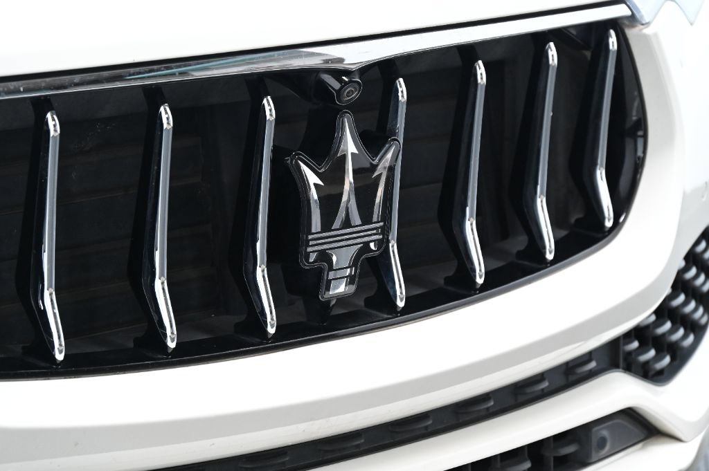 Used 2021 Maserati Levante AWD/4WD image 10
