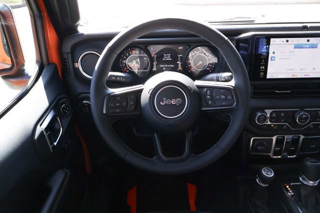 Used 2025 Jeep Gladiator Sport image 11