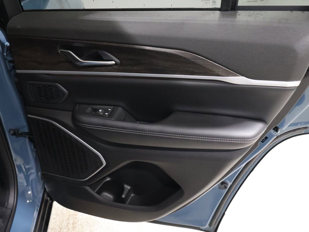 New 2026 Jeep Grand Cherokee Limited image 14