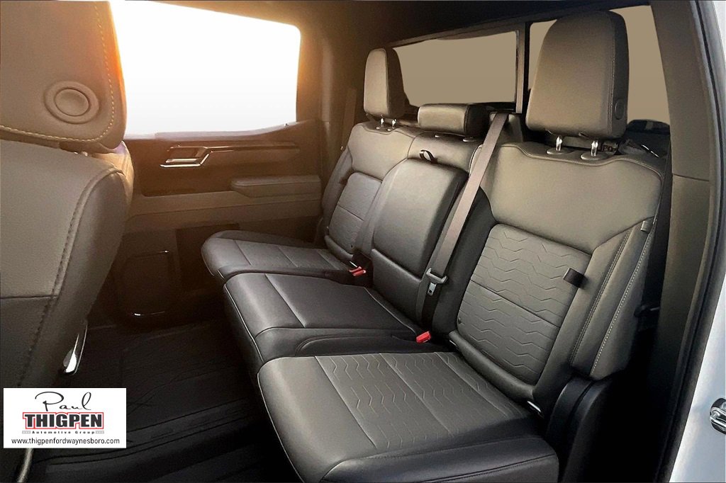 Used 2025 Chevrolet Silverado 2500 LT w/ Convenience Package image 26