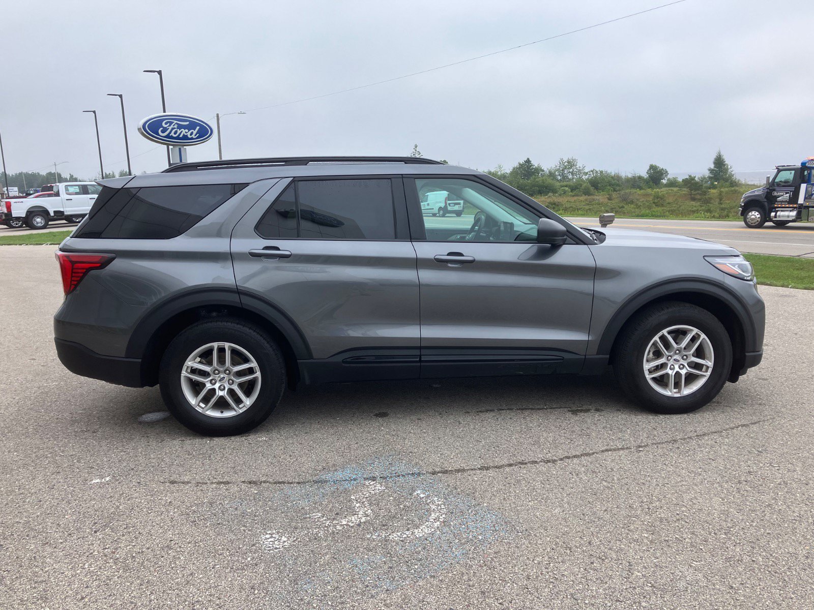 Used 2026 Ford Explorer Active AWD/4WD image 6