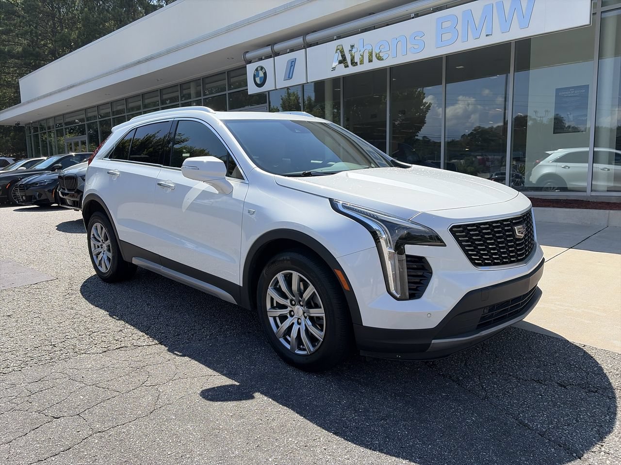 Used 2021 Cadillac XT4 Premium Luxury FWD image 2