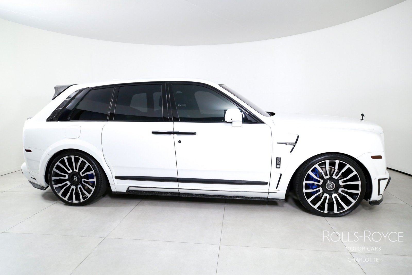 Used 2024 Rolls-Royce Cullinan AWD/4WD image 10