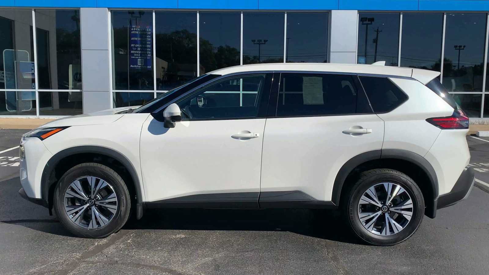 Used 2021 Nissan Rogue SV AWD/4WD image 5