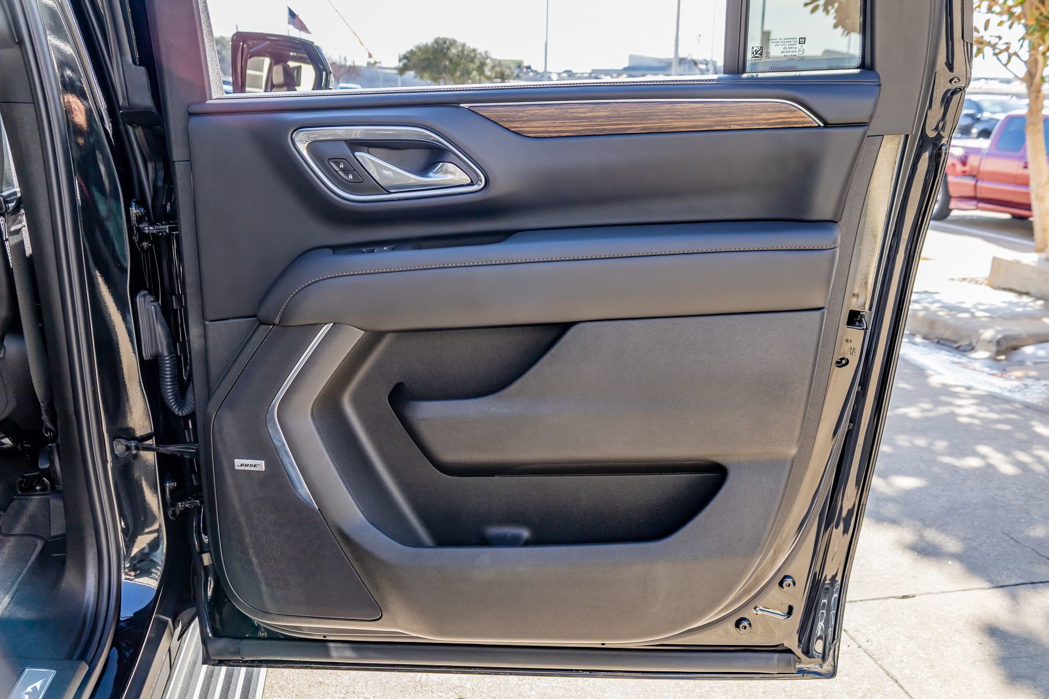 Used 2024 Chevrolet Suburban High Country image 39