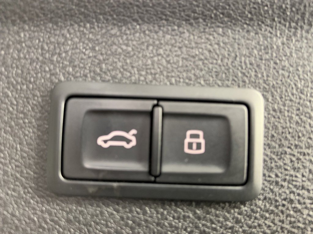 Used 2017 Audi Q3 2.0T Prestige w/ Prestige Package image 23