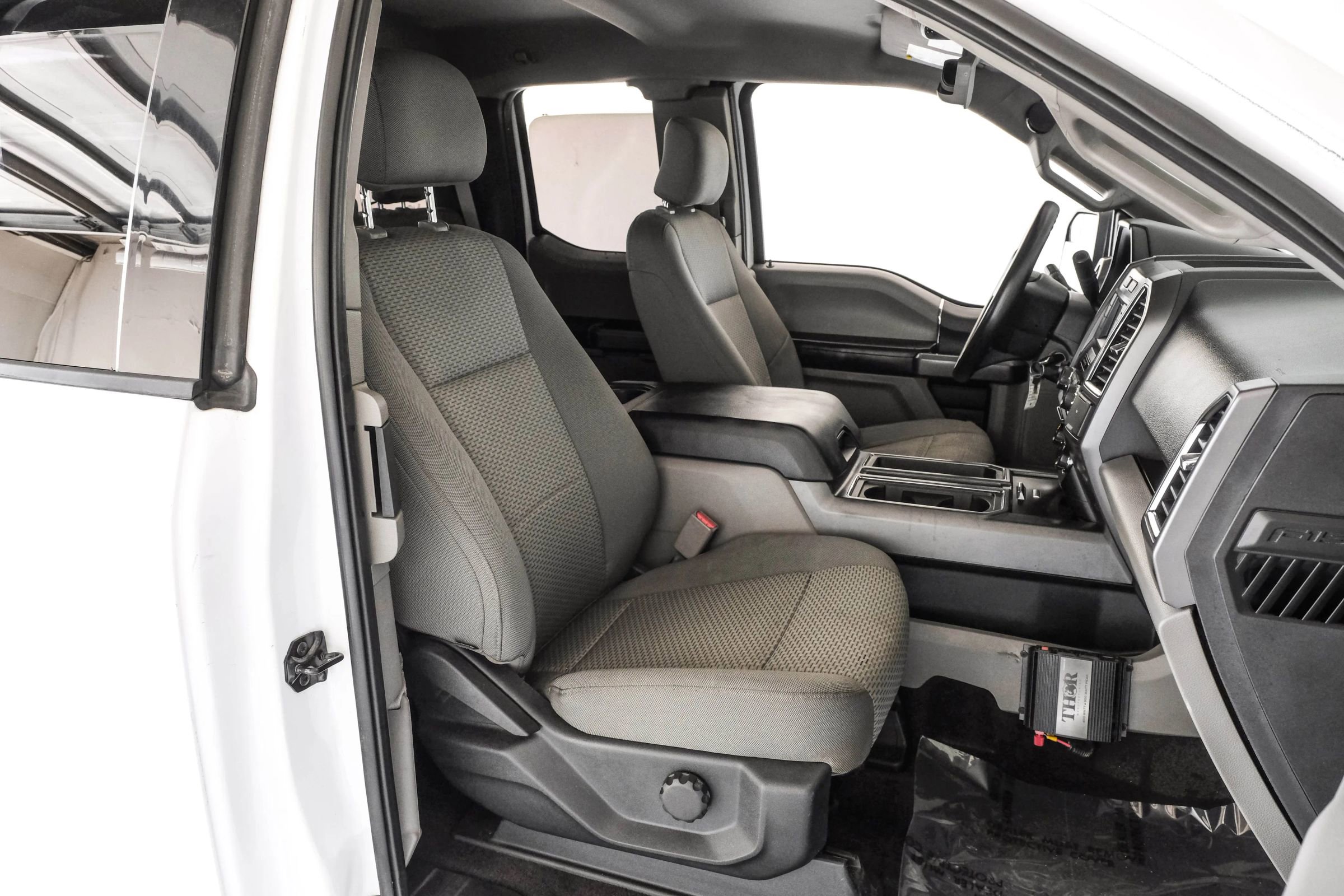Used 2015 Ford F150 XLT image 25