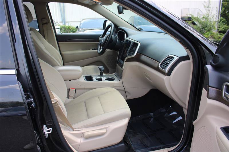 Used 2014 Jeep Grand Cherokee Laredo w/ Quick Order Package 23E AWD/4WD image 12