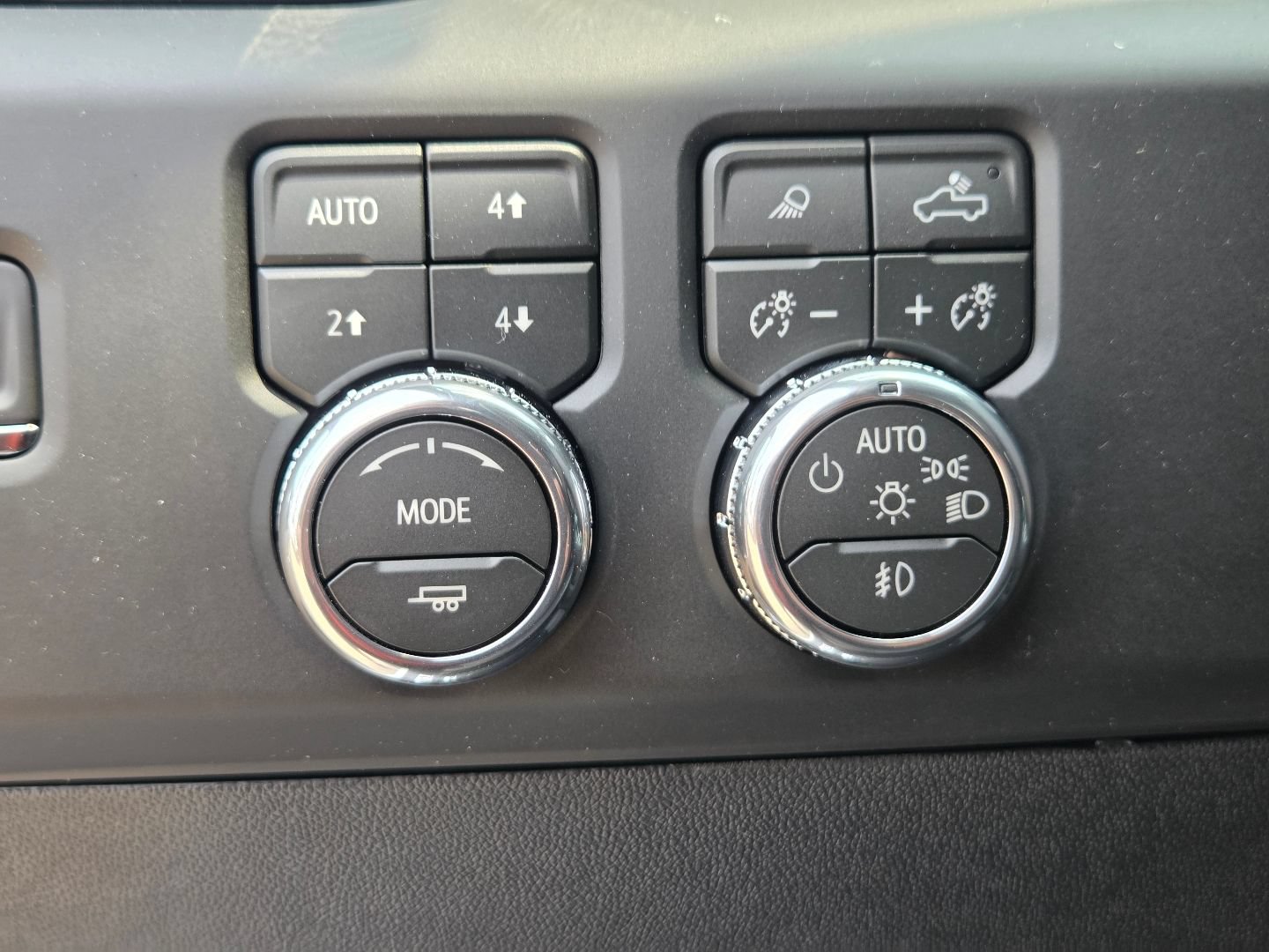 New 2026 GMC Sierra 2500 AT4 w/ Technology Package AWD/4WD image 34