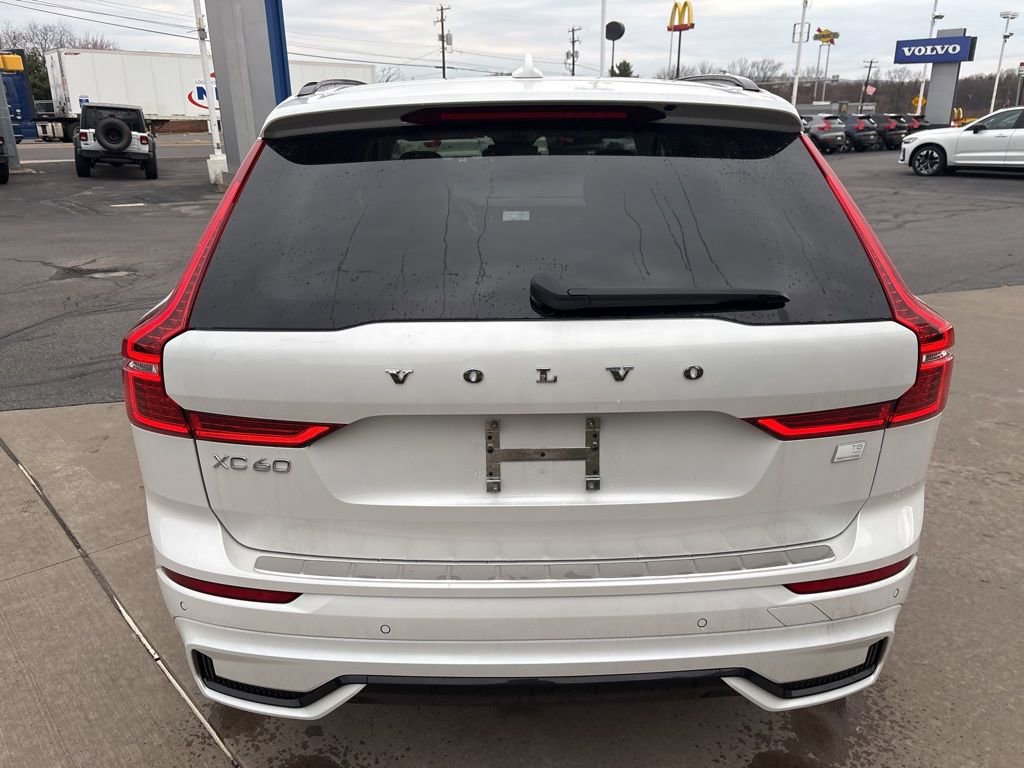 Certified 2024 Volvo XC60 T8 Ultimate w/ Protection Package Premier image 7