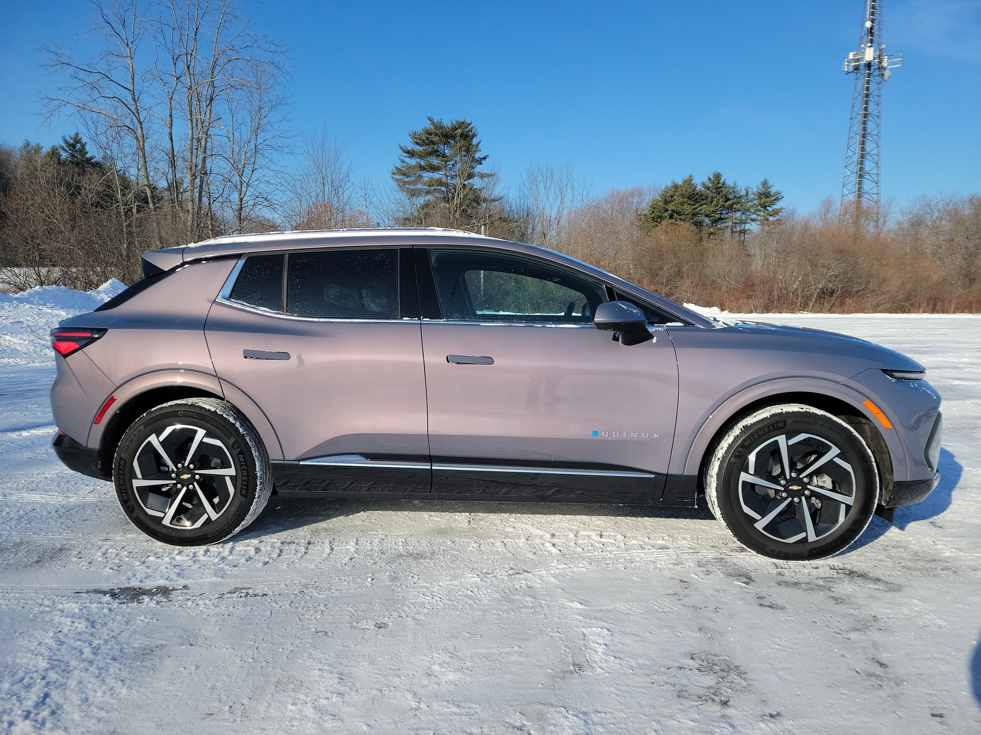 Used 2025 Chevrolet Equinox EV LT w/ Convenience Package image 4