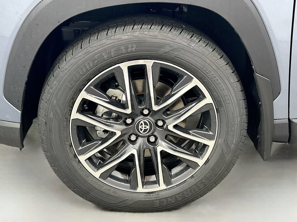 New 2026 Toyota Corolla Cross XLE FWD image 8