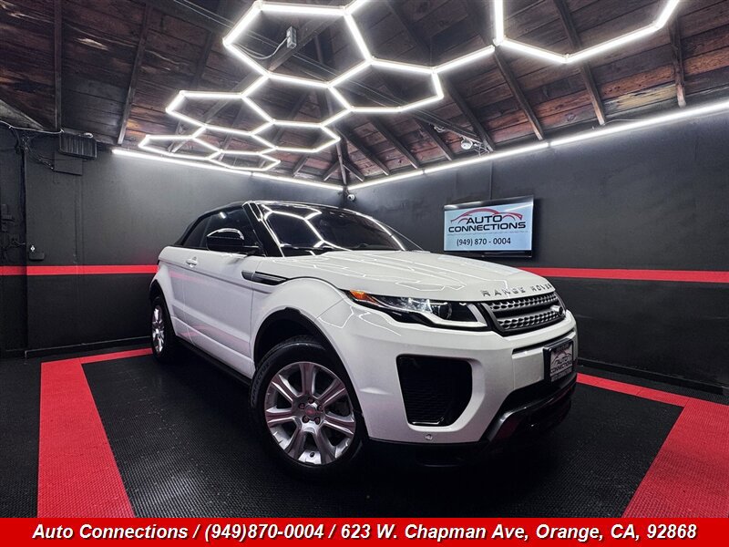 Used 2018 Land Rover Range Rover Evoque SE Dynamic AWD/4WD image 2