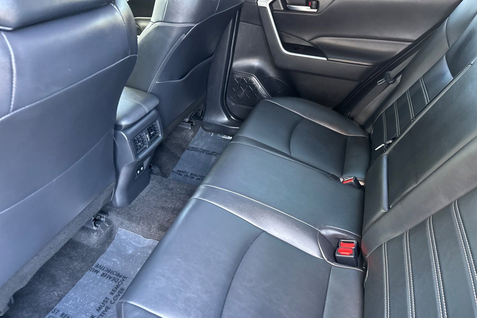 Used 2021 Toyota RAV4 XLE Premium image 12