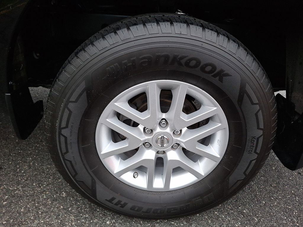 Used 2018 Nissan Frontier SV image 6