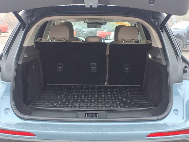 Used 2024 Lincoln Corsair Premiere w/ Equipment Group 101A image 9