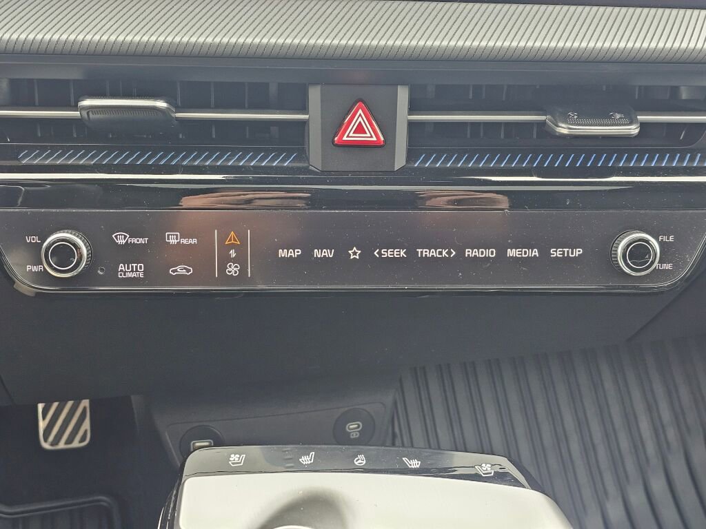 Certified 2024 Kia EV6 GT-Line AWD/4WD image 17