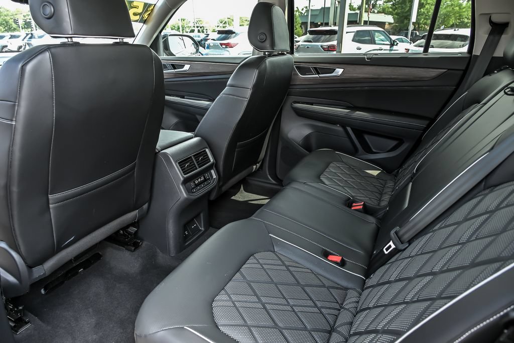 Used 2025 Volkswagen Atlas SEL Premium R-Line AWD/4WD image 18