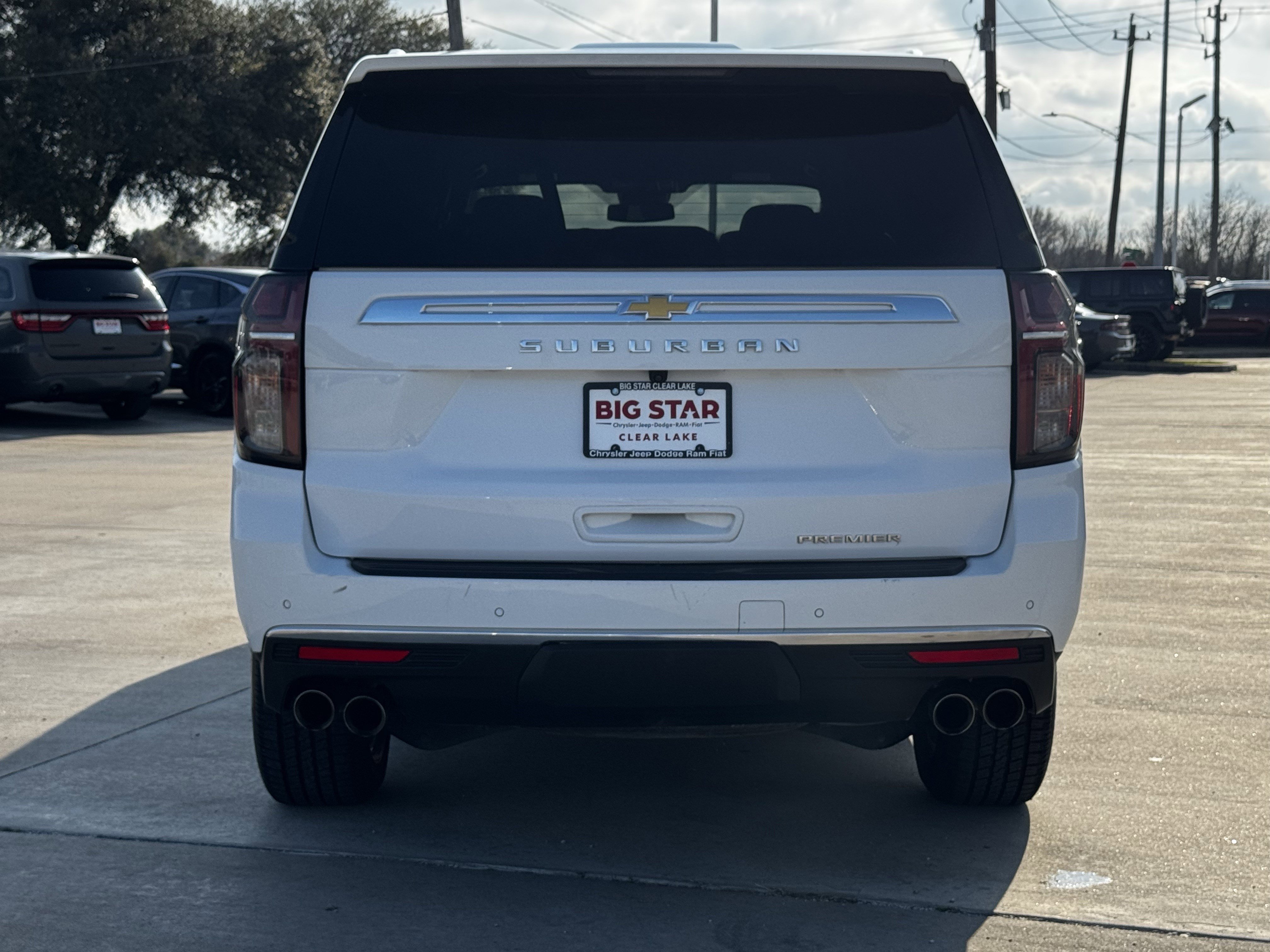 Used 2023 Chevrolet Suburban Premier image 9