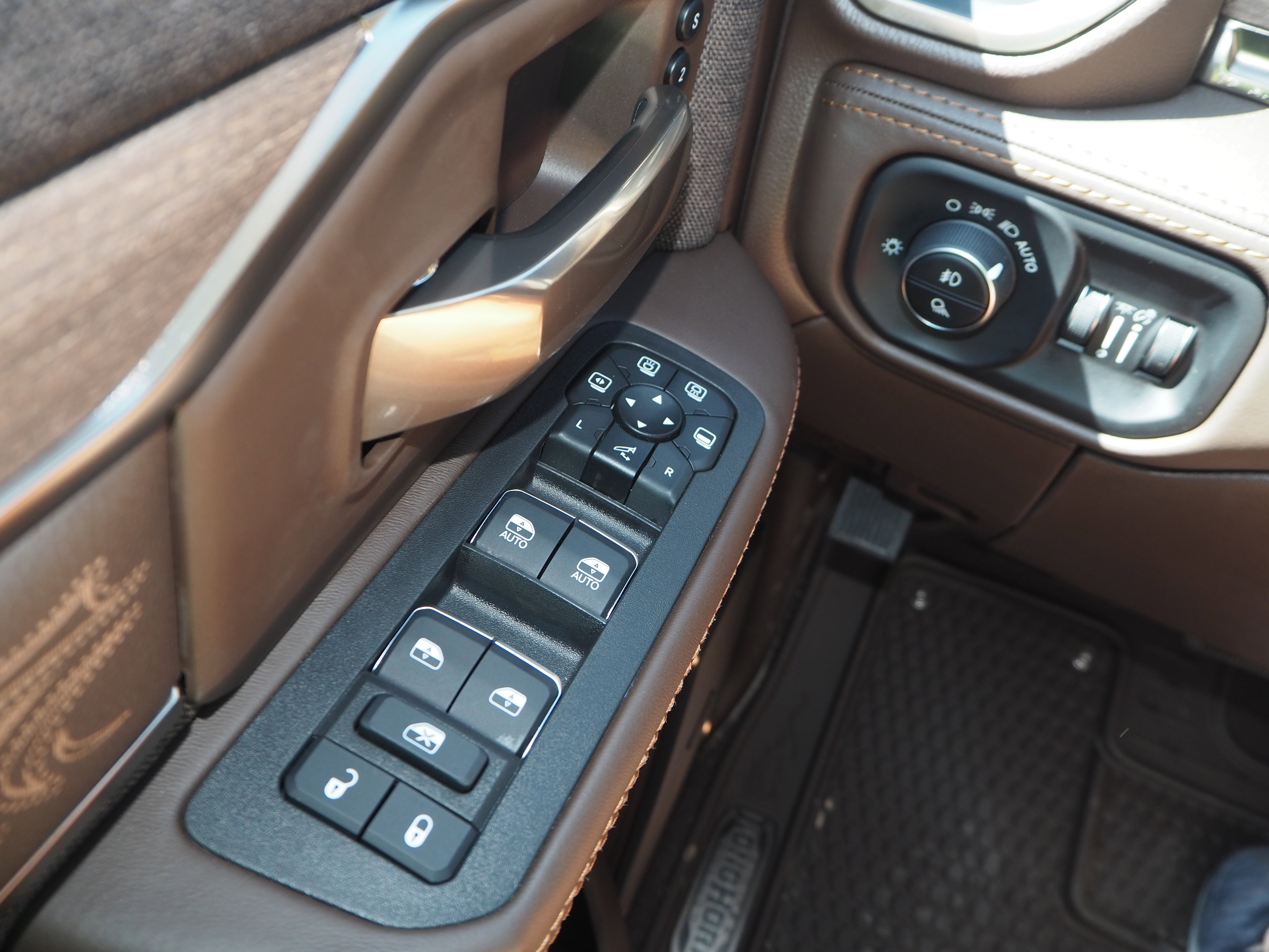 New 2025 RAM 3500 Longhorn image 34