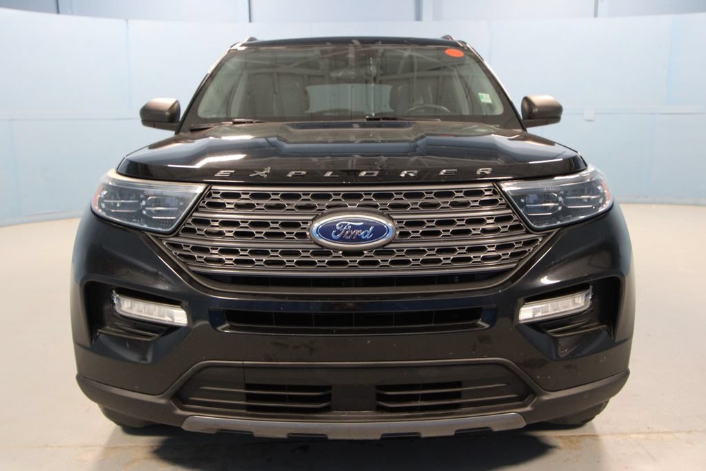 Used 2021 Ford Explorer XLT w/ Equipment Group 202A AWD/4WD image 31