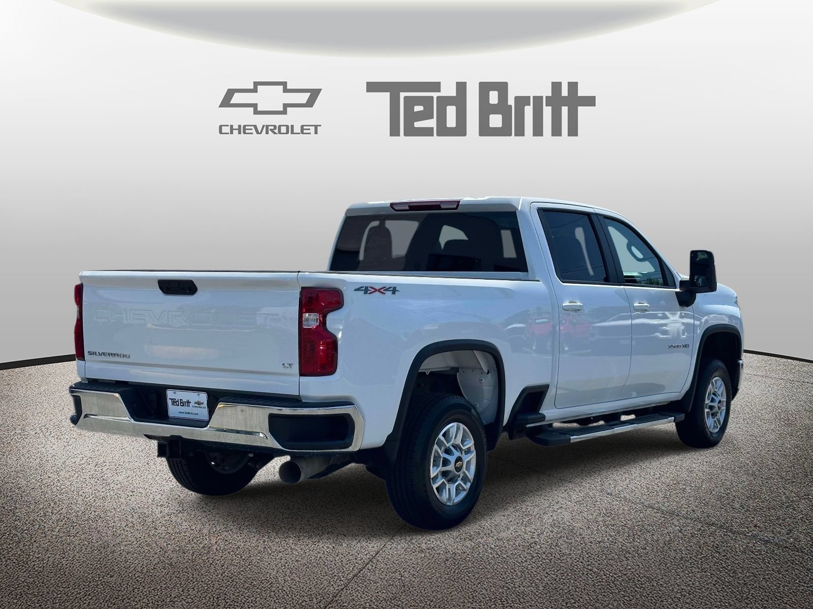 Used 2025 Chevrolet Silverado 2500 LT w/ Convenience Package AWD/4WD image 4