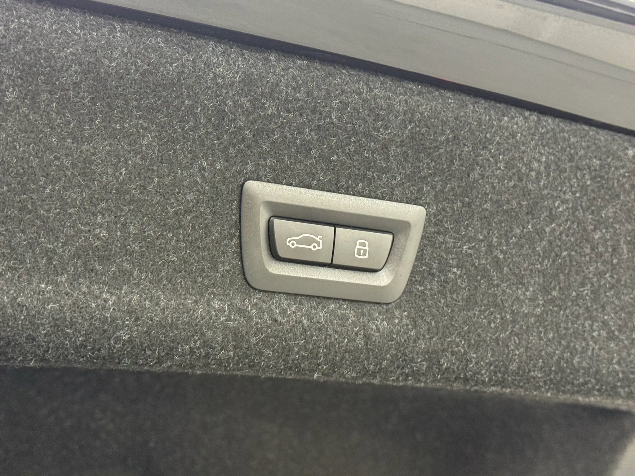 Used 2025 BMW M3 Sedan w/ Executive Package image 38