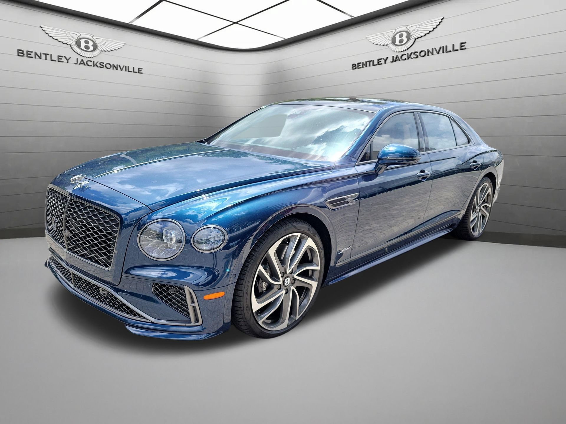 Used 2025 Bentley Flying Spur Plug-In Hybrid AWD/4WD image 11