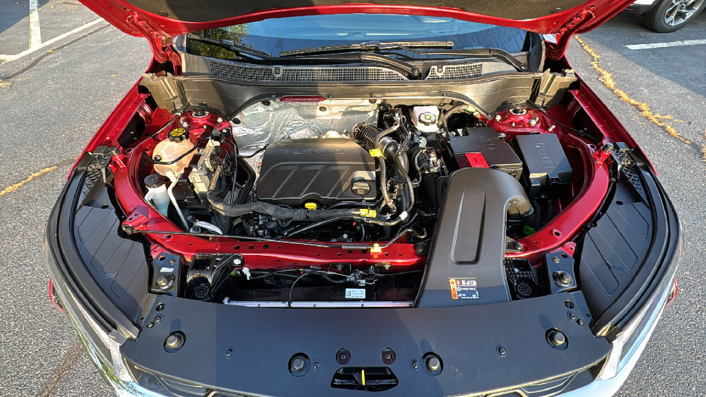 Used 2025 Chevrolet Trax LT FWD image 31