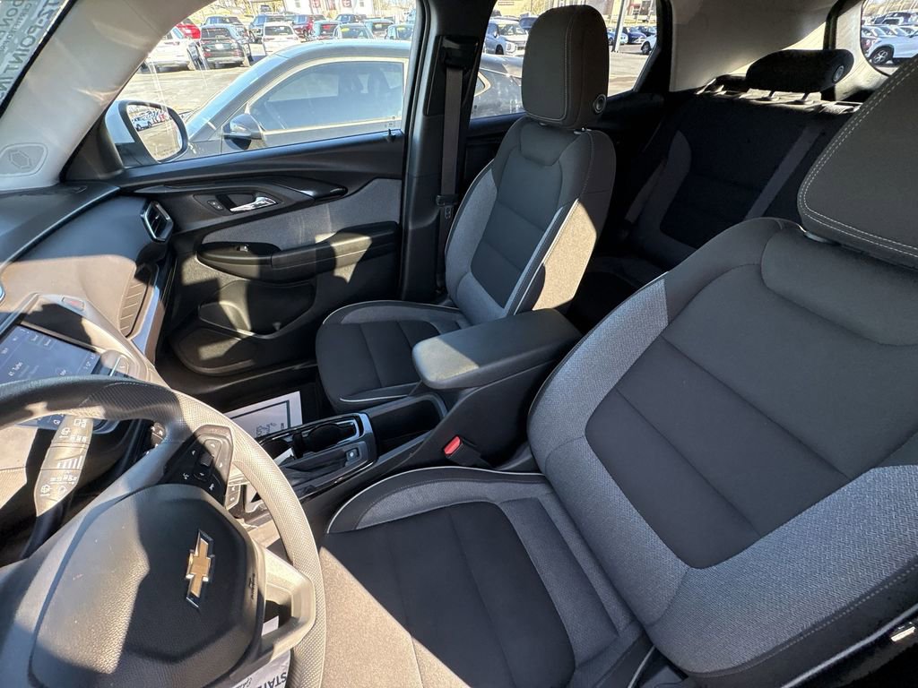 Used 2022 Chevrolet TrailBlazer LT w/ Driver Confidence Package image 20