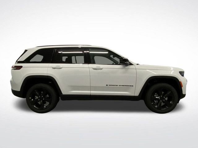 New 2025 Jeep Grand Cherokee Altitude image 2