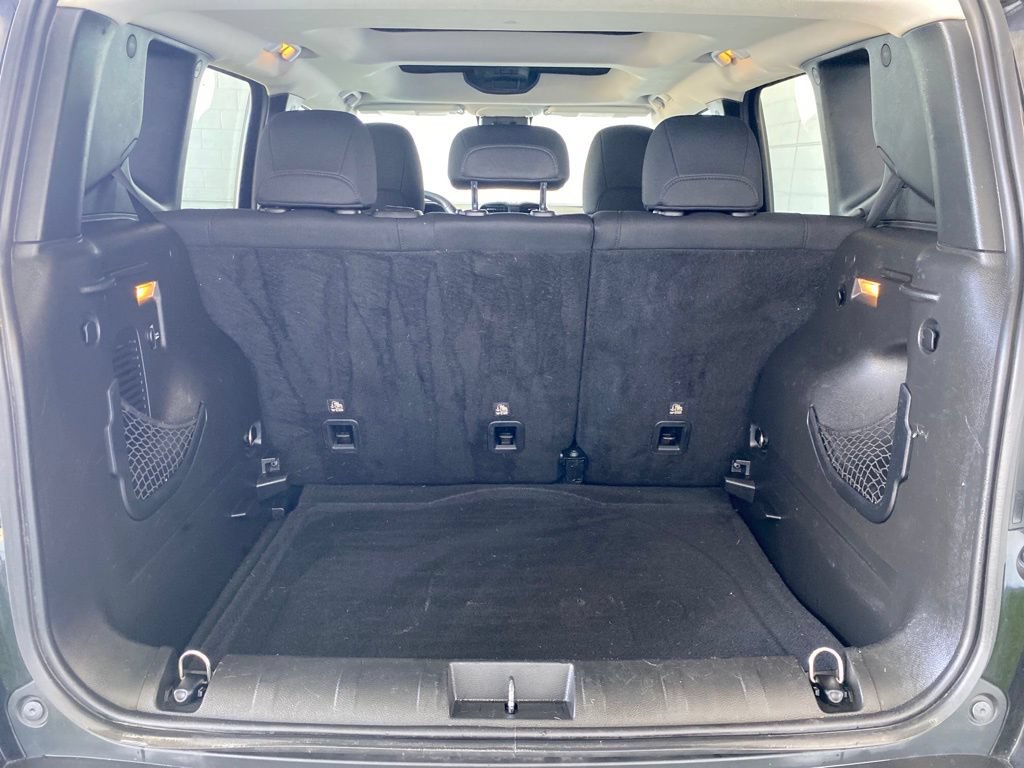 Used 2017 Jeep Renegade Latitude FWD image 30