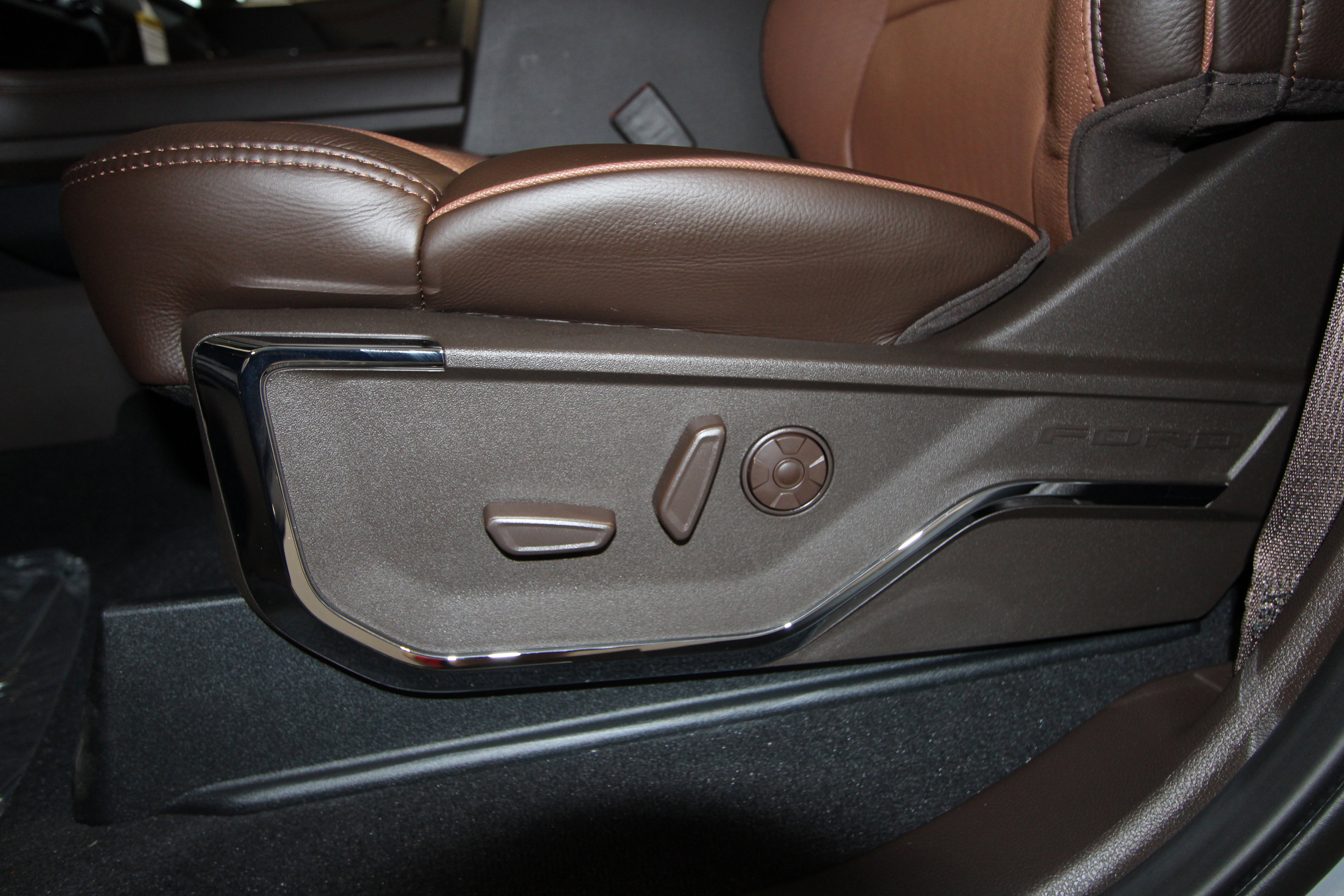 New 2025 Ford F350 King Ranch w/ Chrome Package image 7