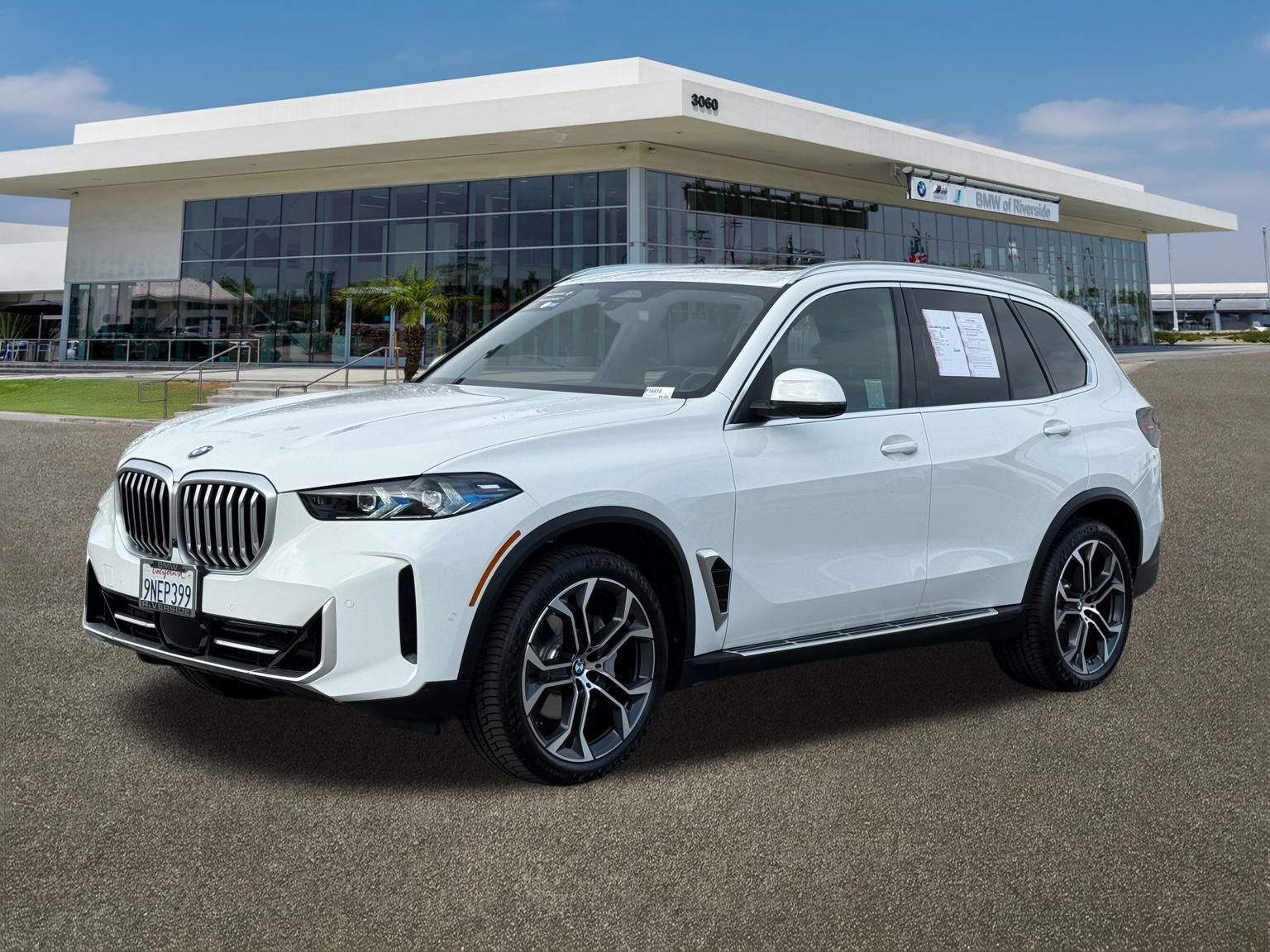 Certified 2025 BMW X5 sDrive40i w/ Premium Package image 6