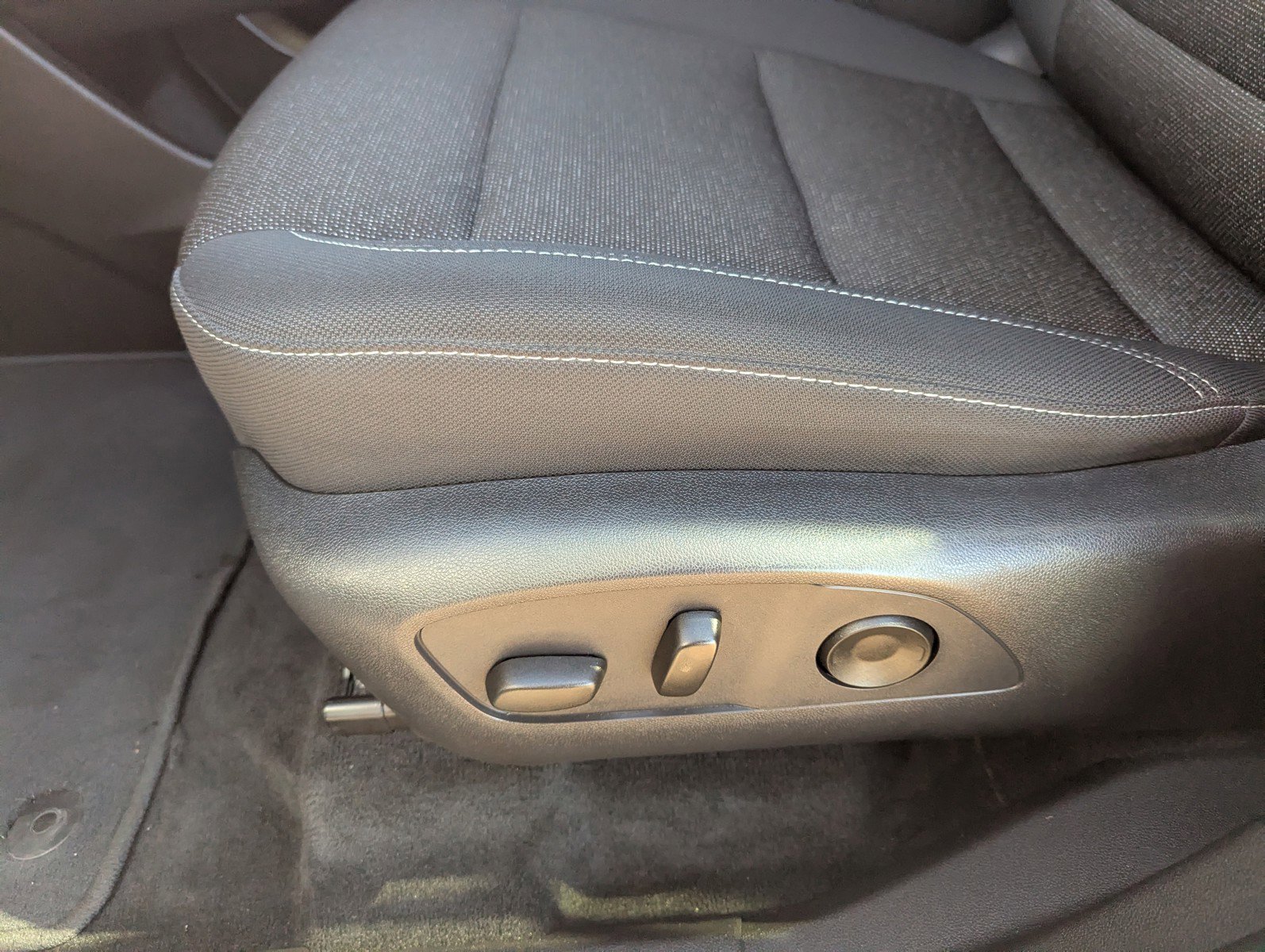 Certified 2025 Chevrolet Traverse LT image 28