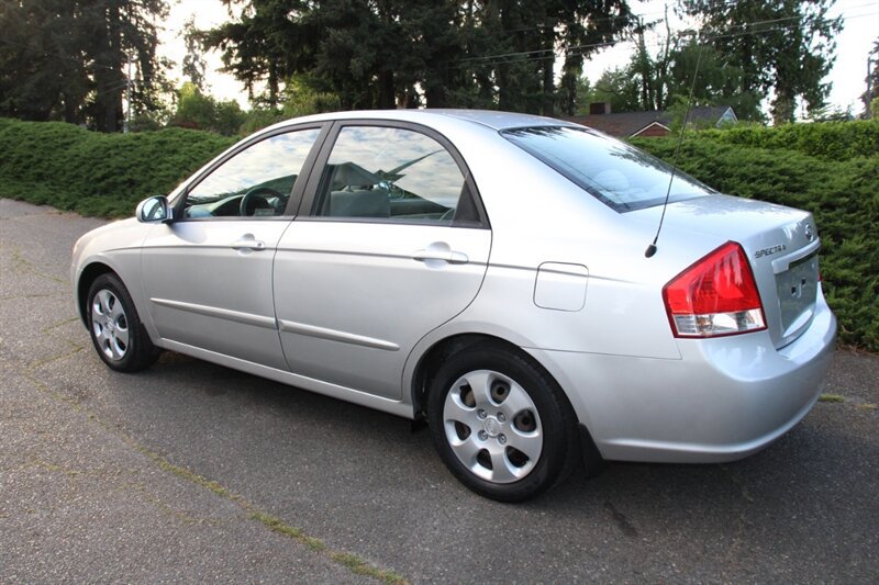 Used 2008 Kia Spectra EX FWD image 4