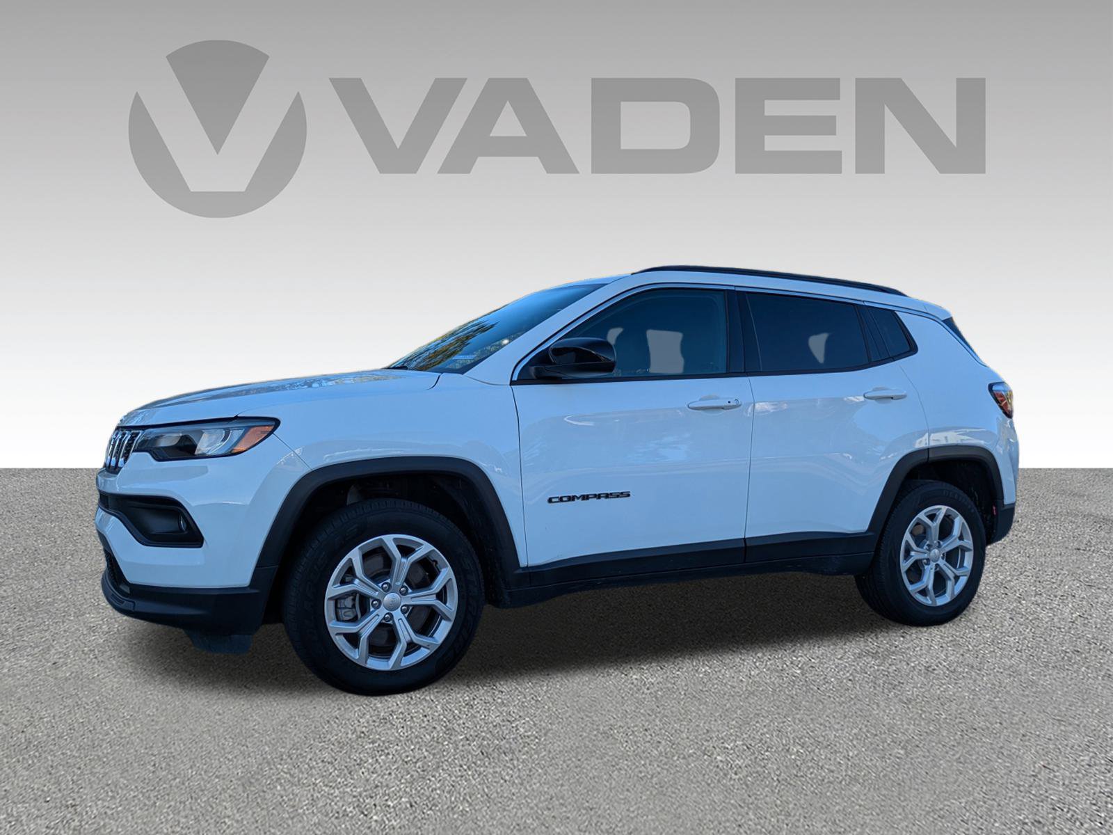 Used 2024 Jeep Compass Latitude video 2