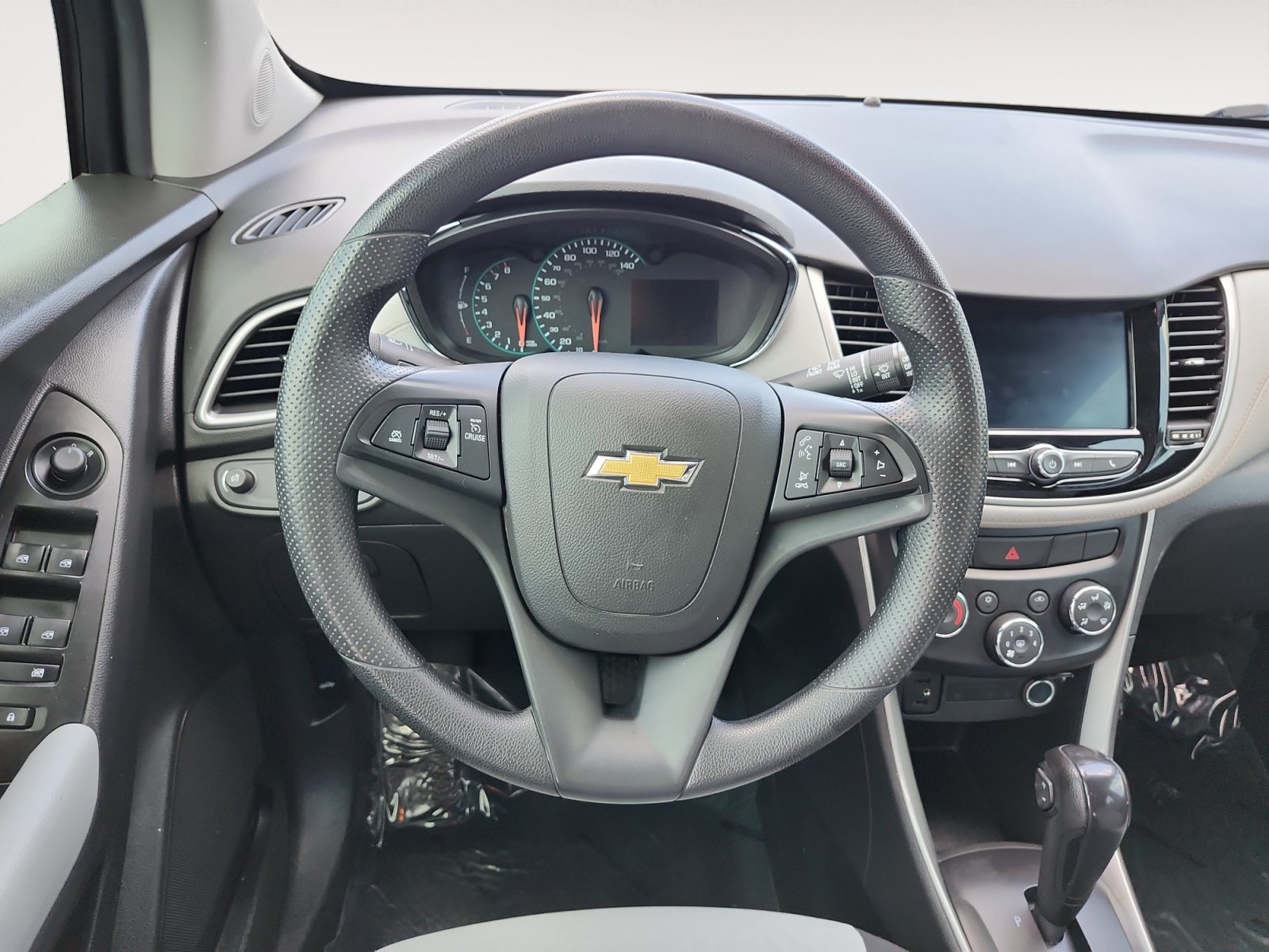 Used 2021 Chevrolet Trax LS w/ Tint and Cruise Package FWD image 12