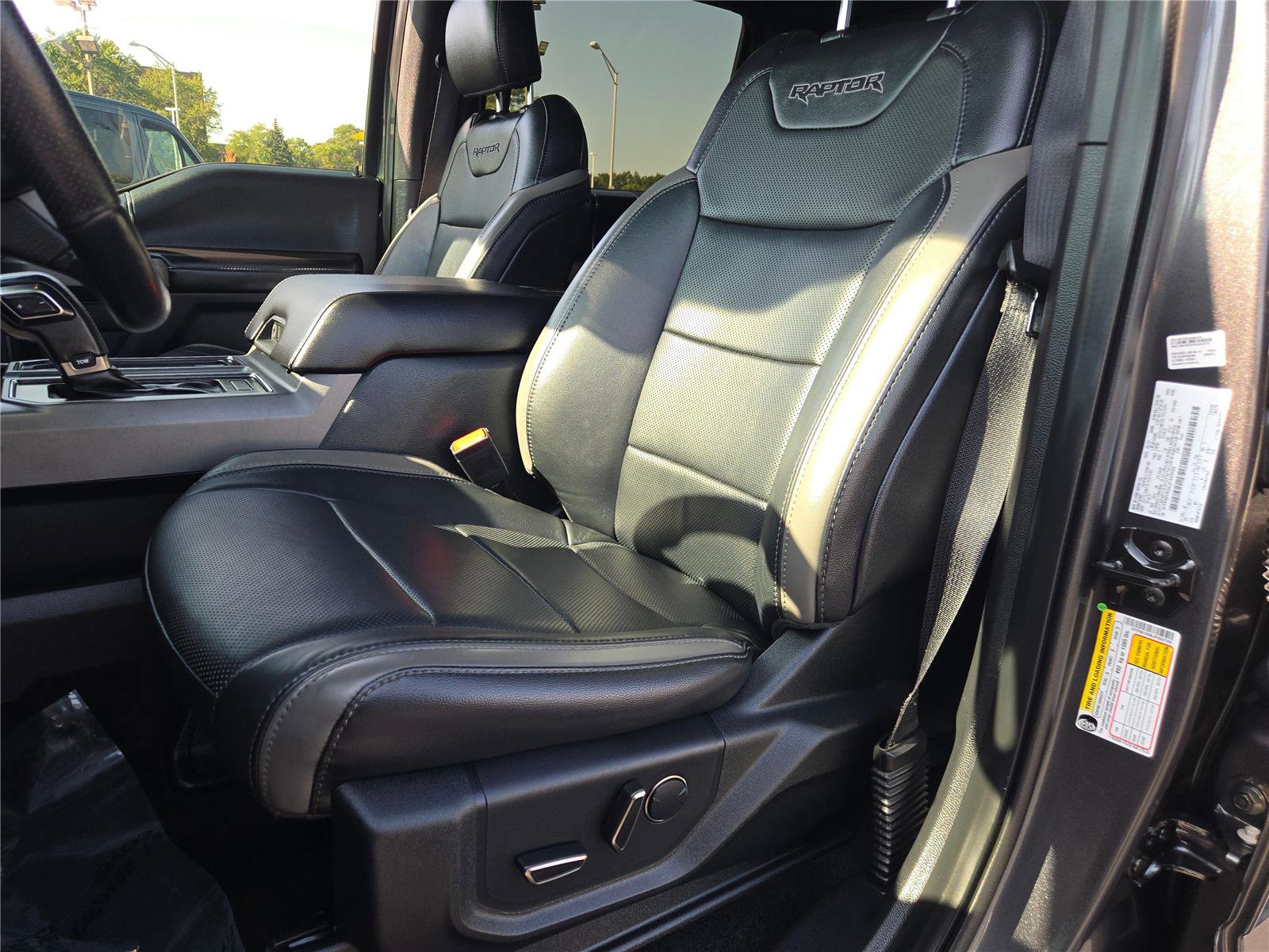 Used 2018 Ford F150 Raptor w/ Equipment Group 802A Luxury image 30