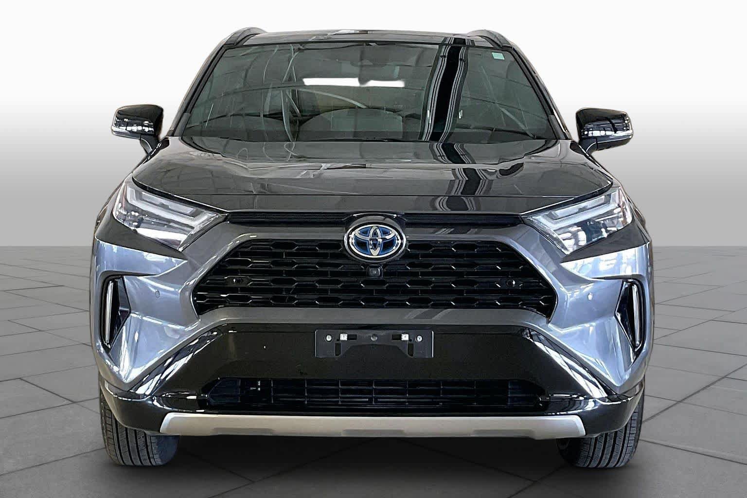 Used 2022 Toyota RAV4 XSE AWD/4WD image 3
