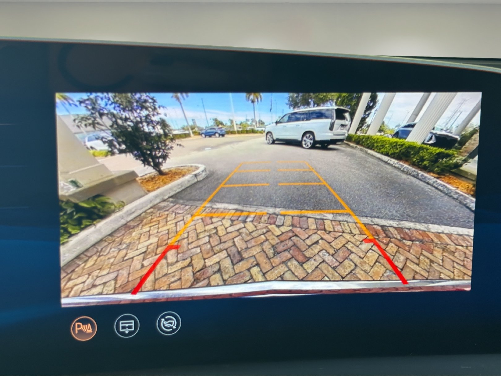 Certified 2025 Cadillac Lyriq Luxury RWD image 24