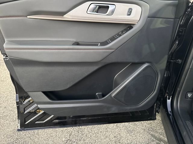 Used 2025 Ford Explorer Active image 10