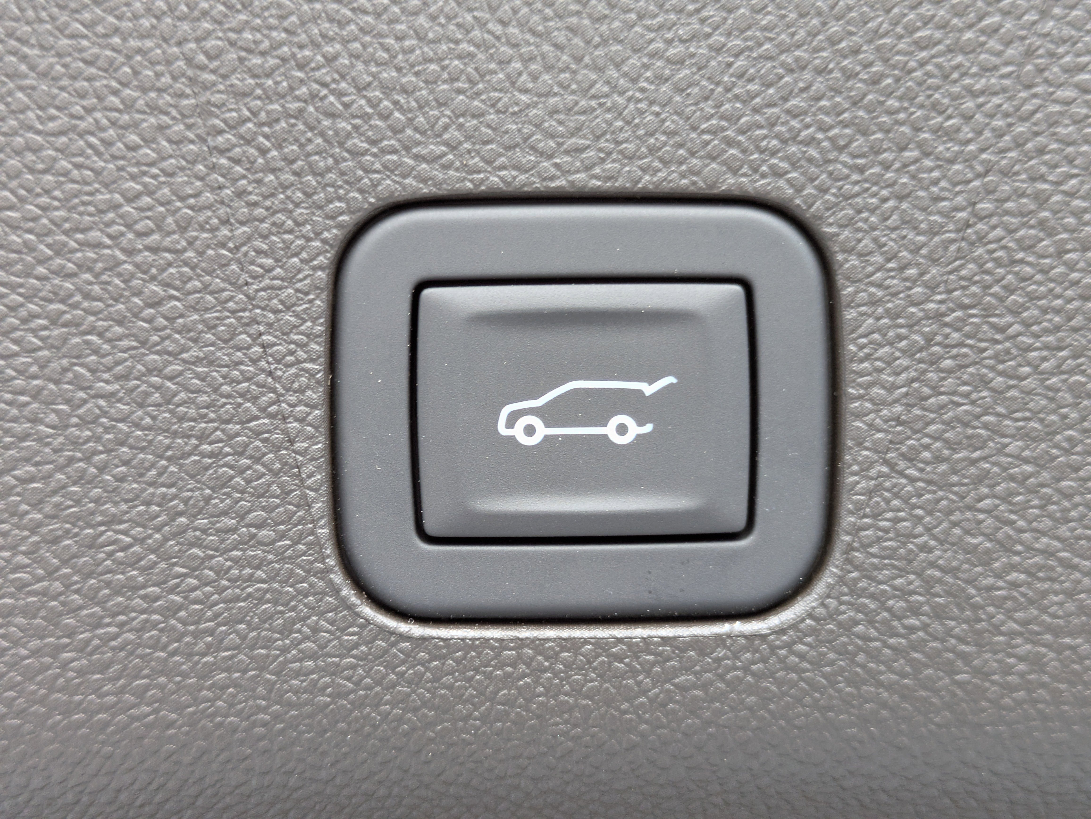 New 2026 Cadillac Escalade ESV Luxury w/ LPO, Radiant Package image 8