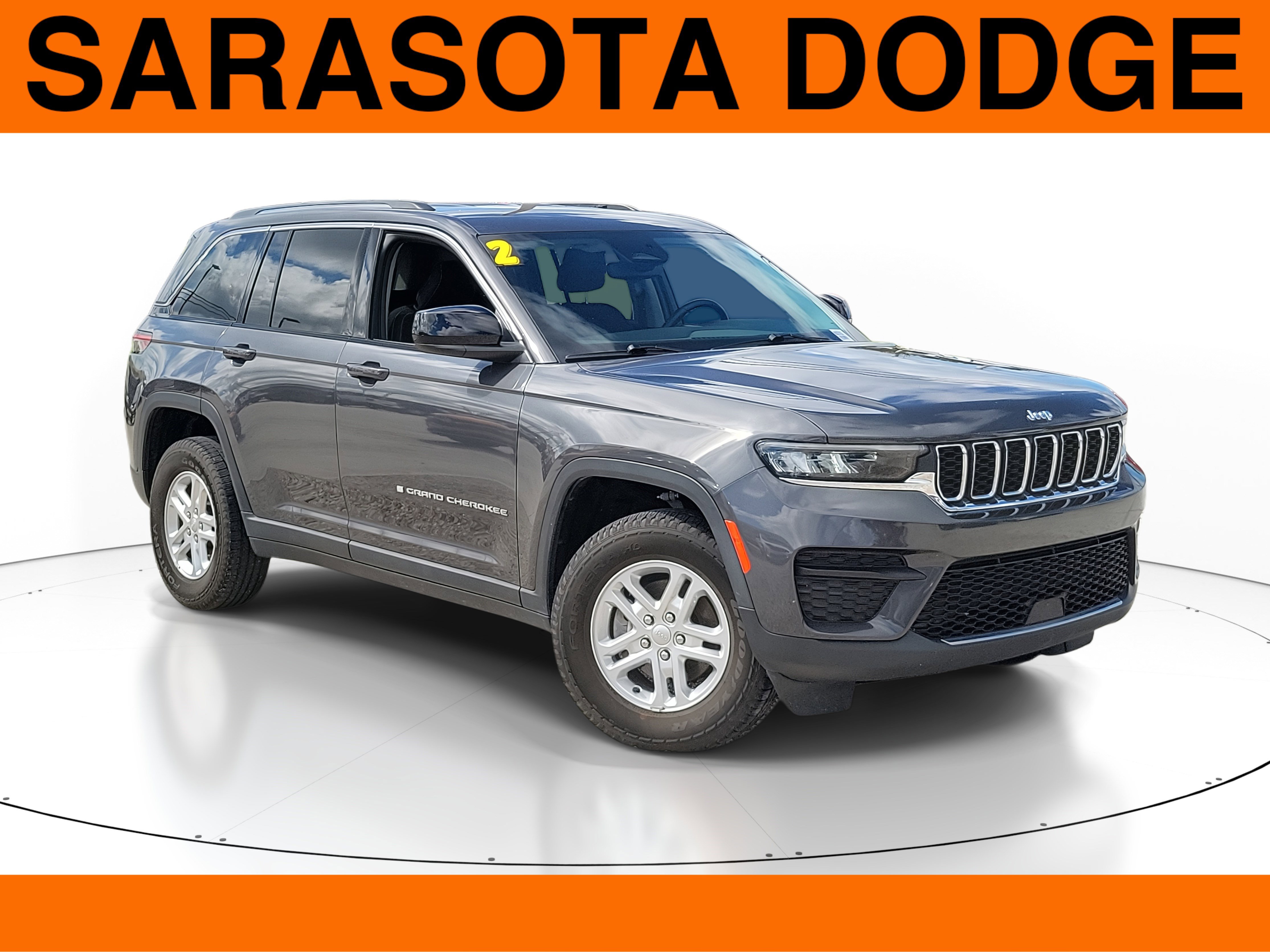 Used 2022 Jeep Grand Cherokee Laredo w/ Luxury Tech Group I