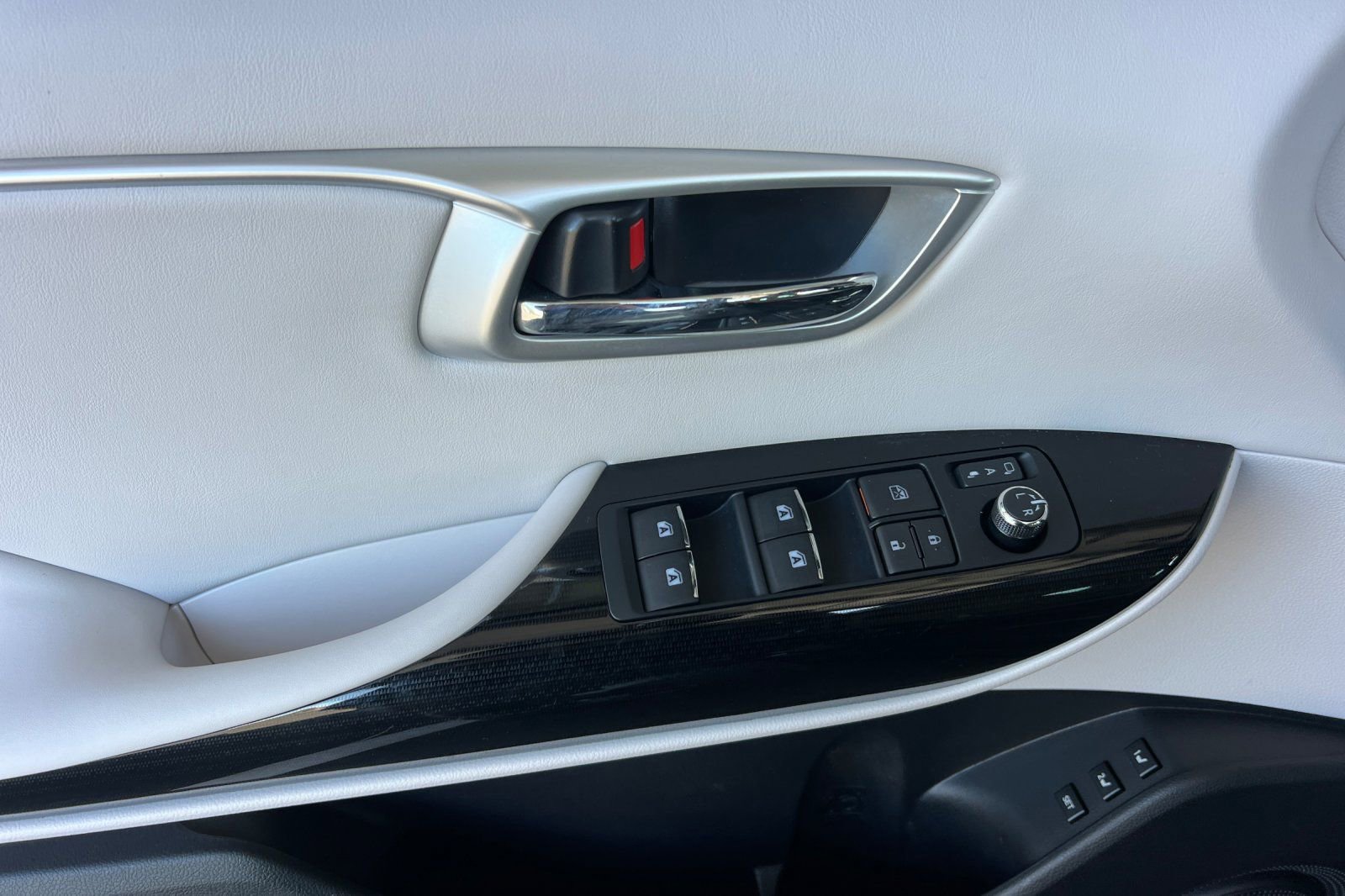 Certified 2019 Toyota Mirai image 13